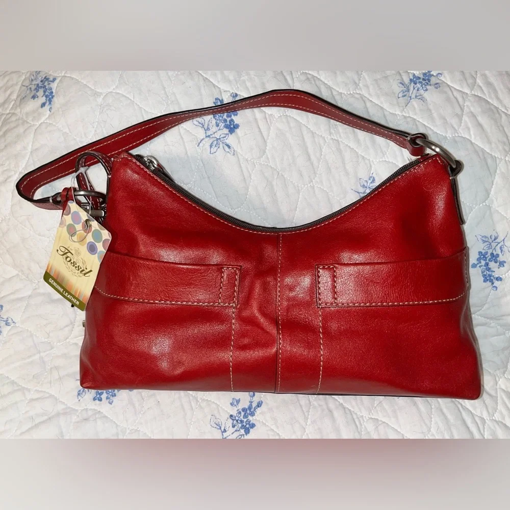 Fossil Emily Cherry Red Leather Shoulder Bag NEW!! - Picture 1 of 12